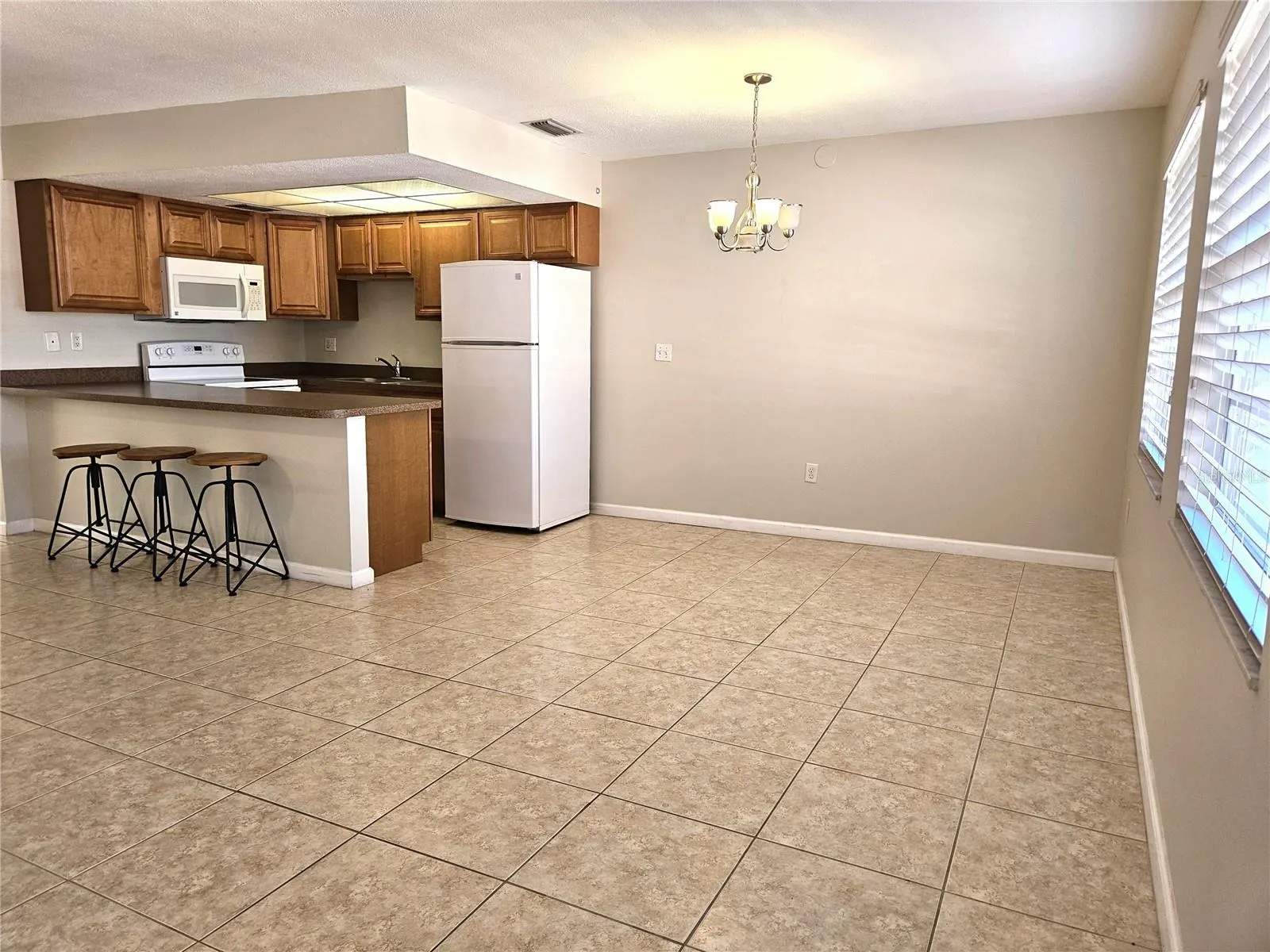 220 PARK BLVD N #202, #202