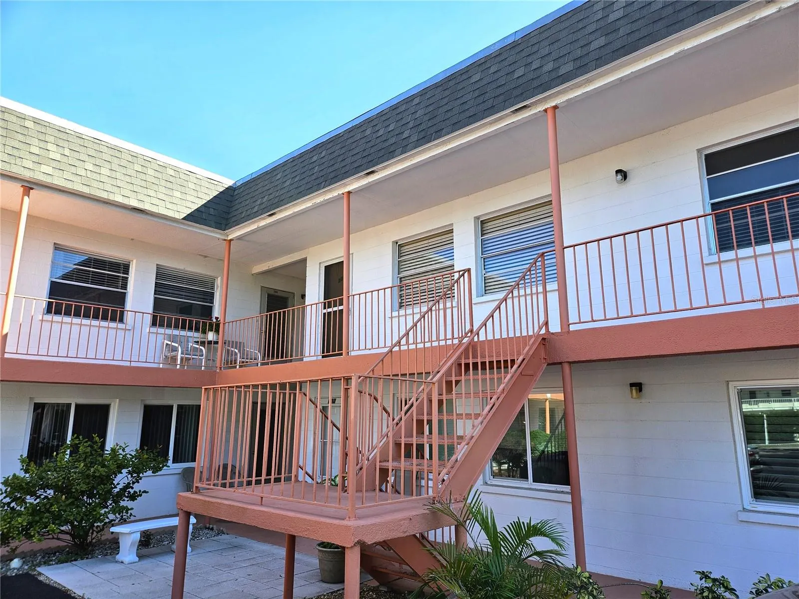 220 PARK BLVD N #202, #202