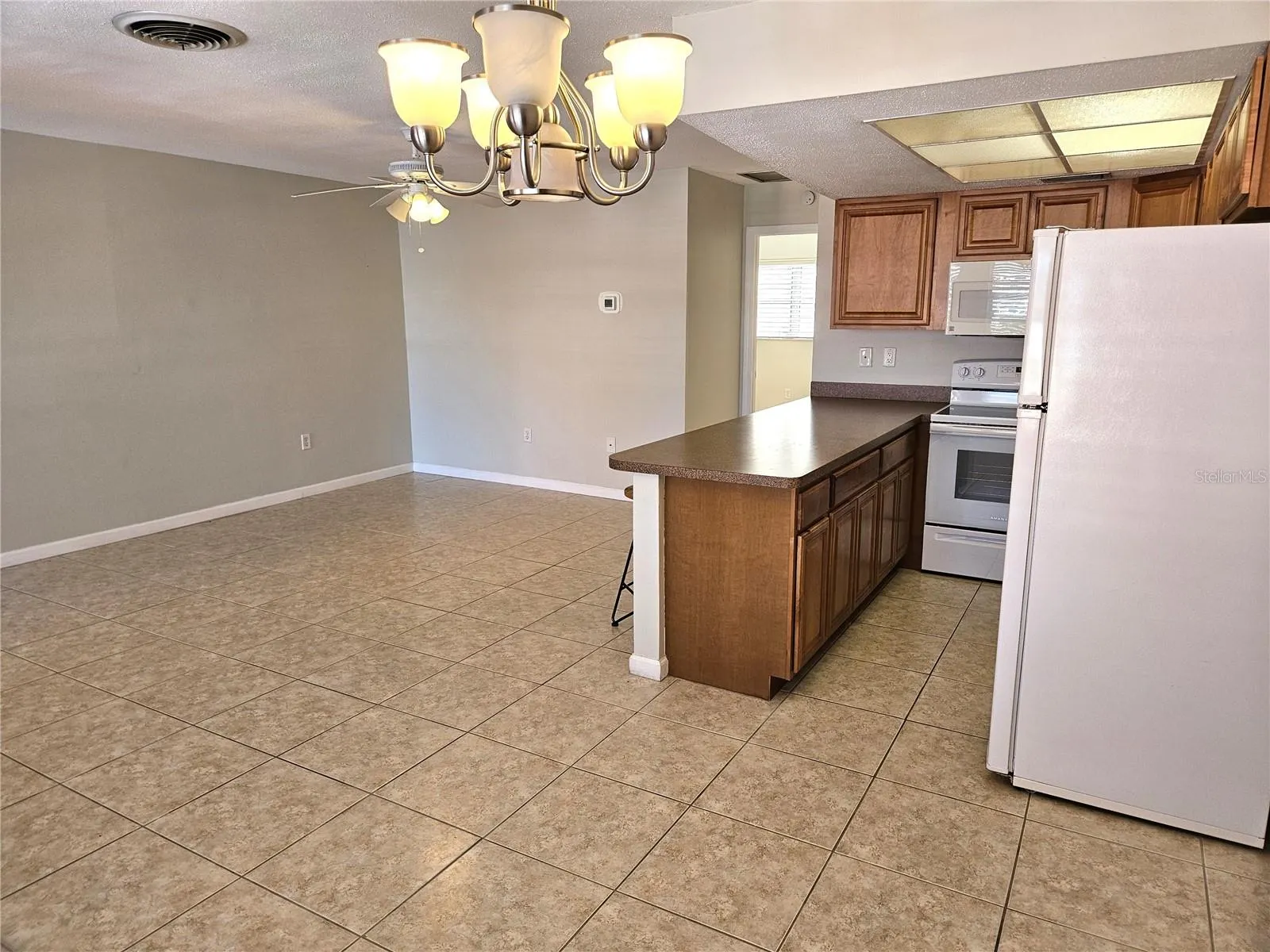 220 PARK BLVD N #202, #202
