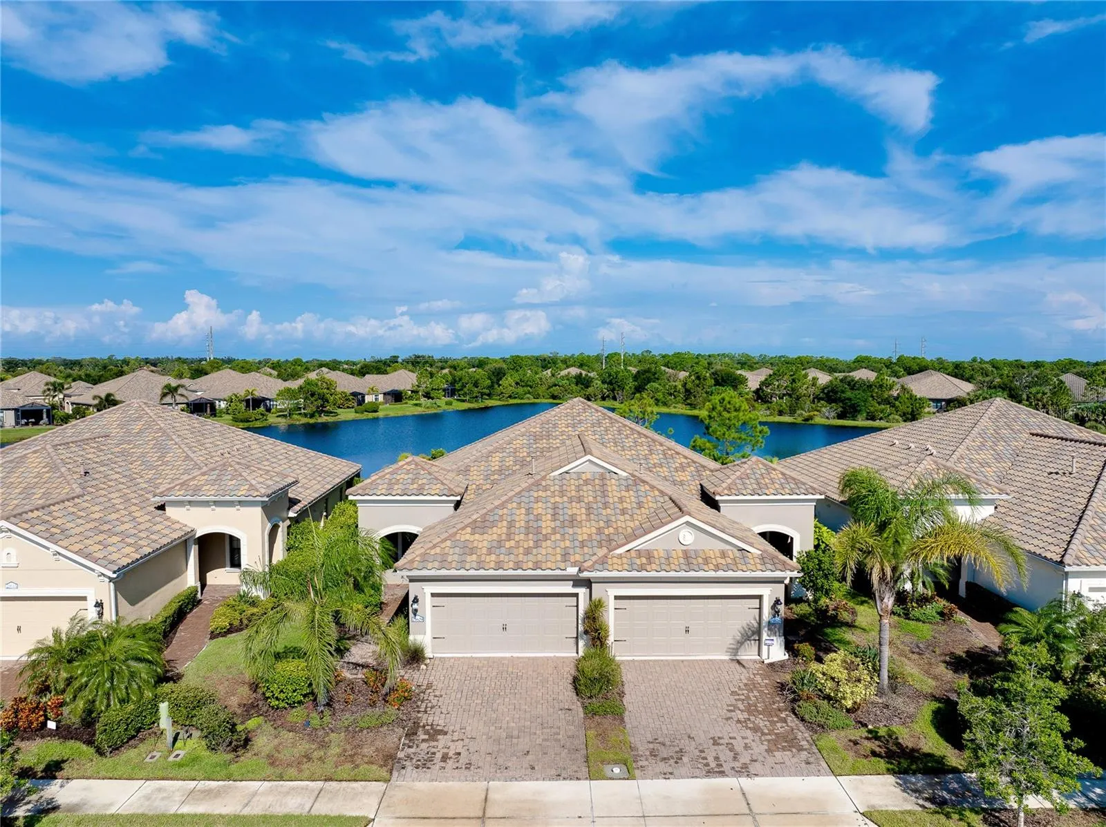 21629 AVON PARK CT