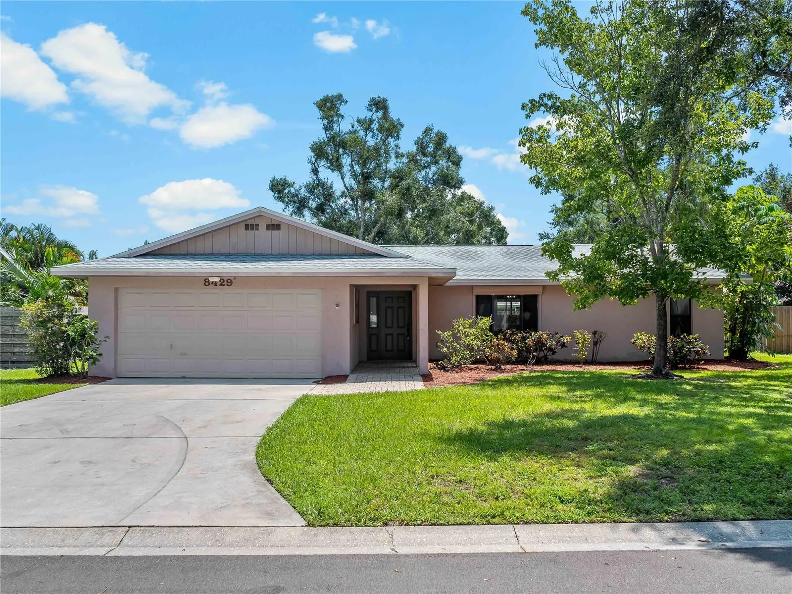 8429 CYPRESS LAKE CIR