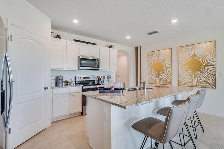 5633 WINONA DR