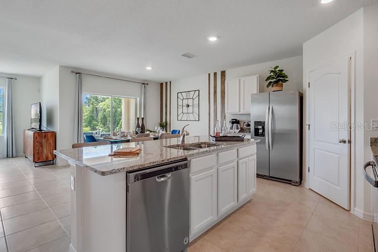 5633 WINONA DR