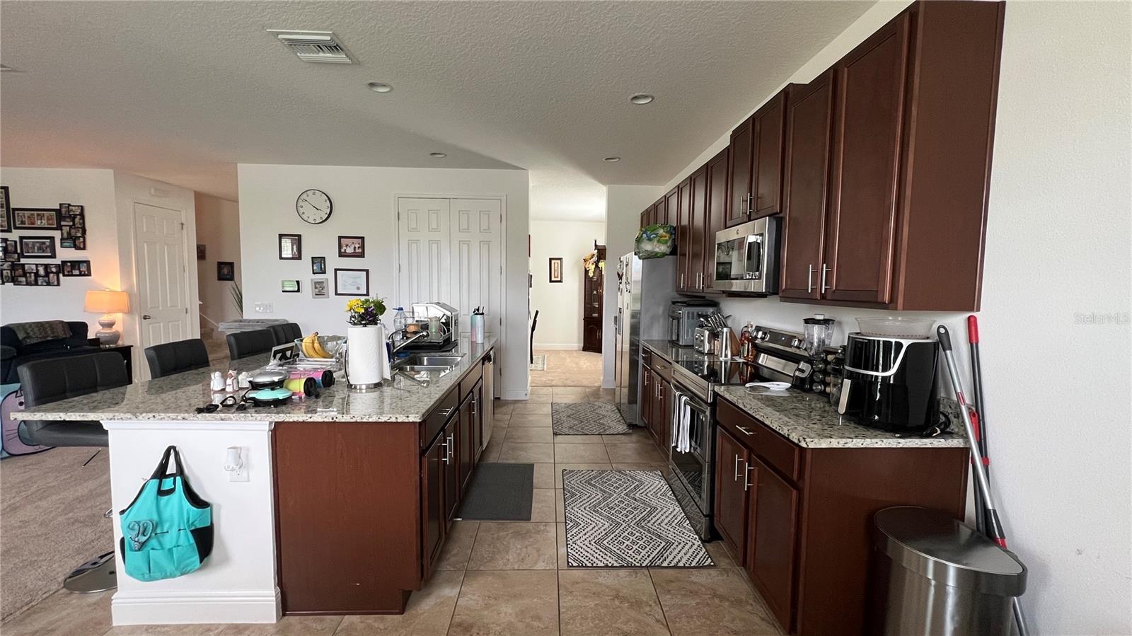 3381 WAUSEON DR