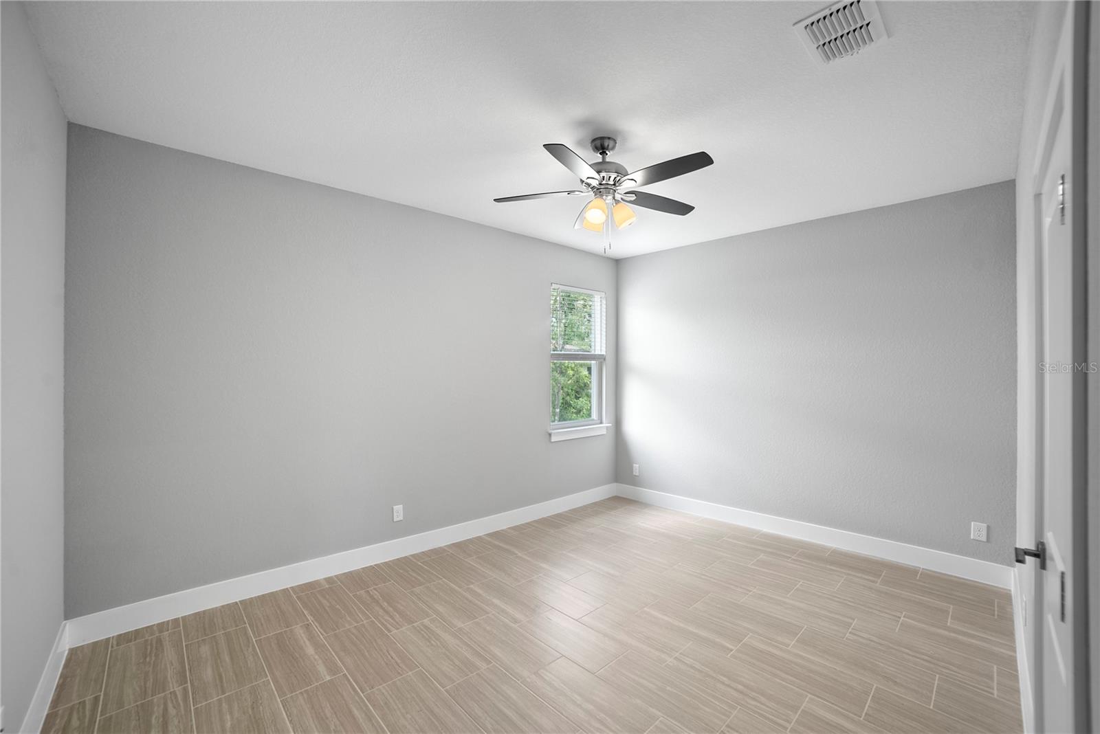 4308 KNOWLES LN