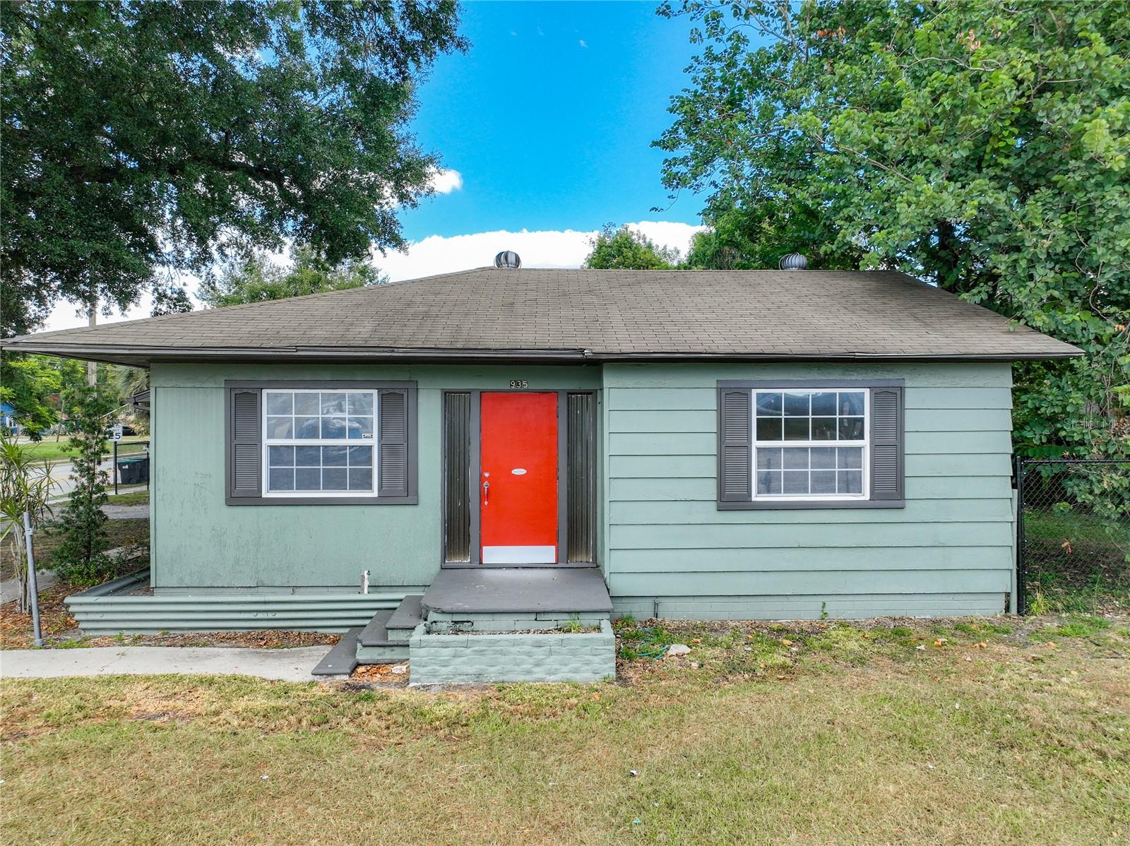 935 W MICHIGAN ST