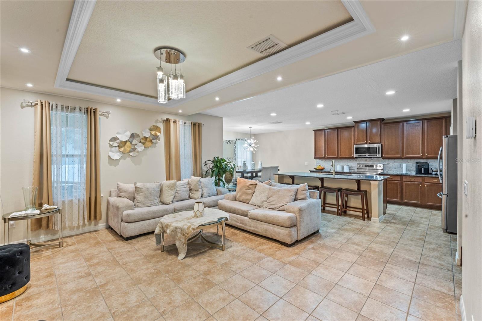 2728 STANWOOD DR