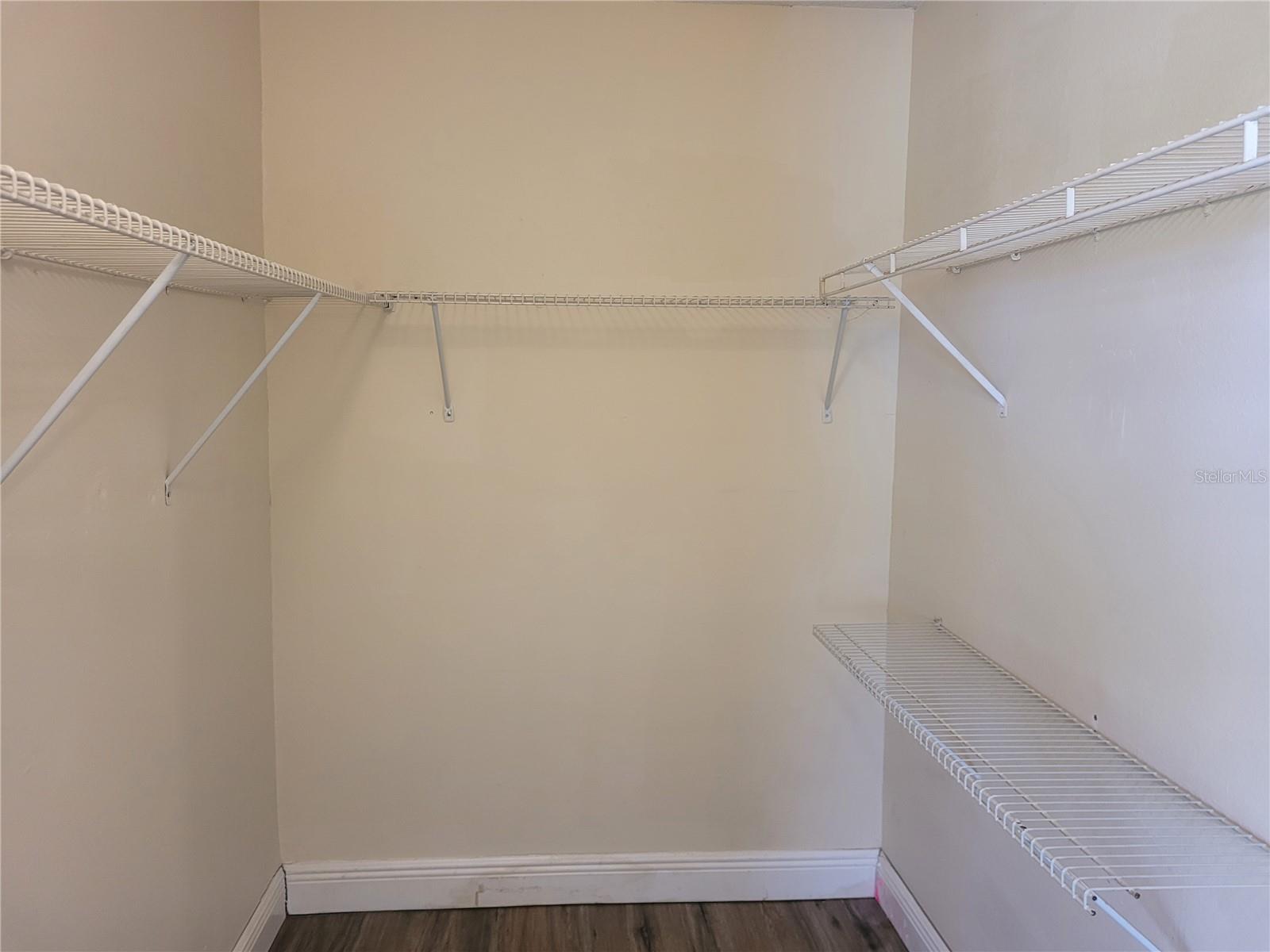 345 AYLESBURY CT
