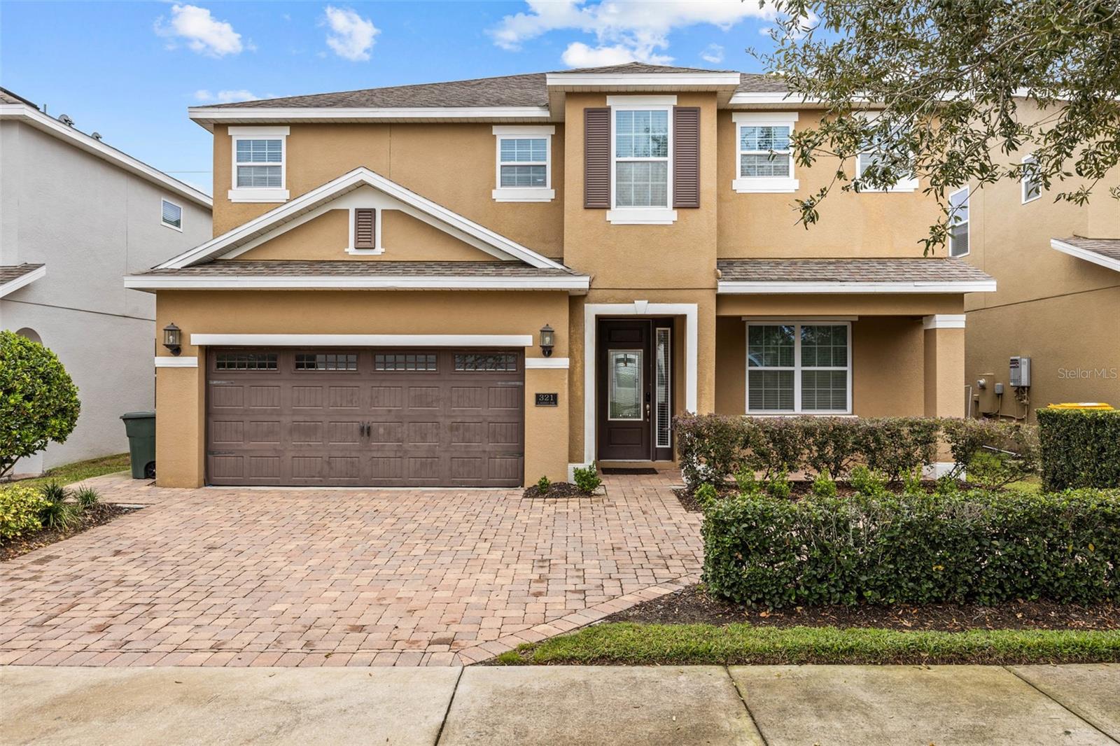 321 LASSO DR