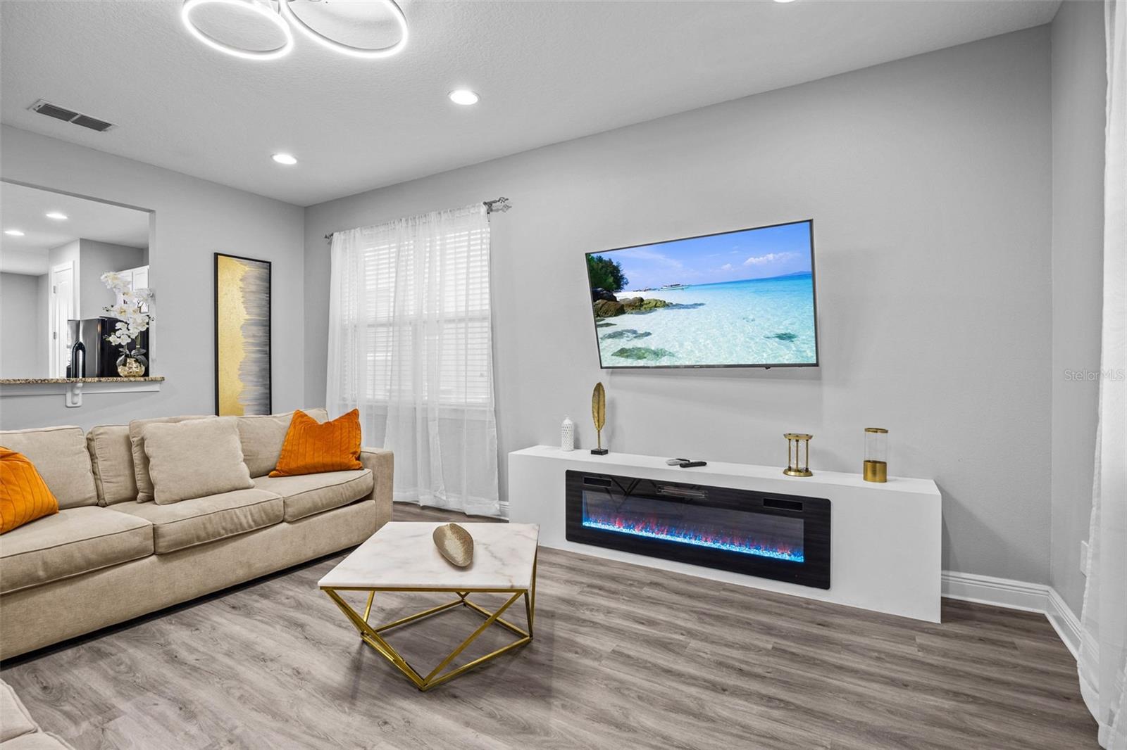 321 LASSO DR