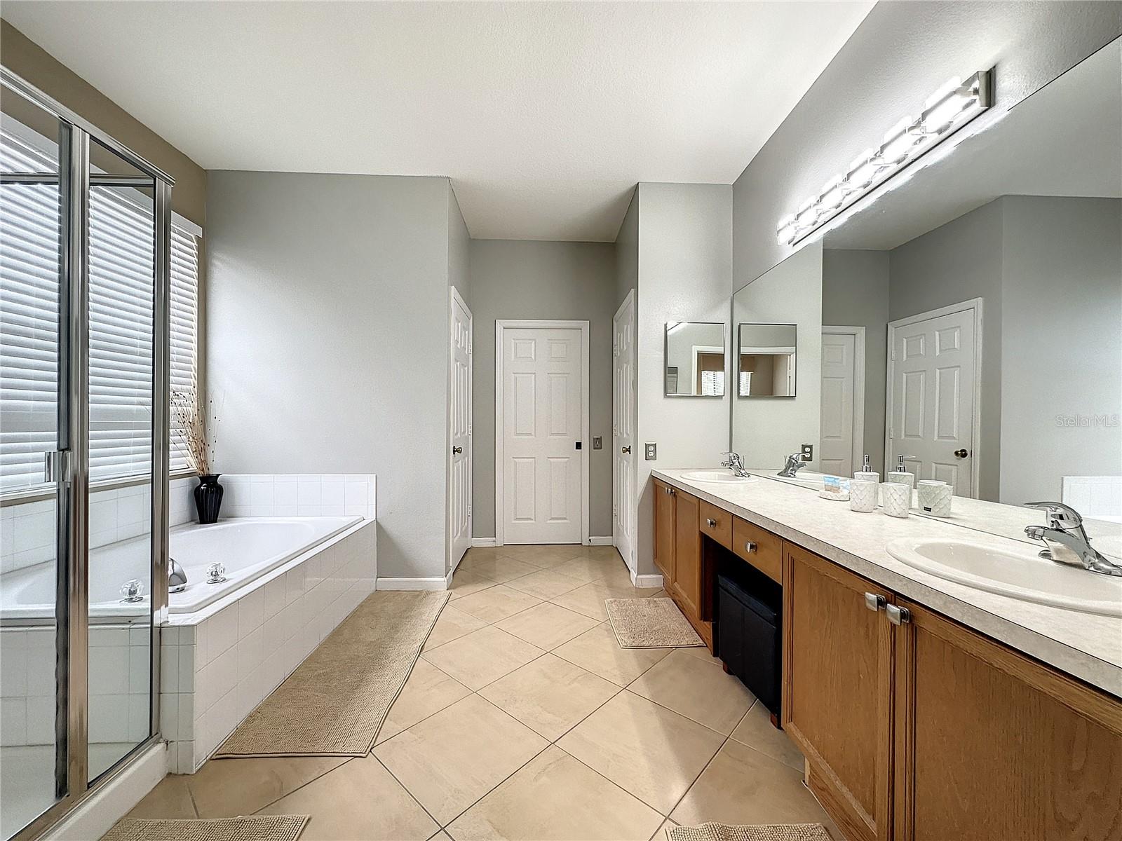 8189 FAN PALM WAY