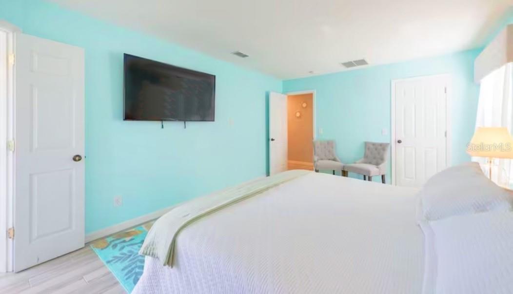8573 LA ISLA DR
