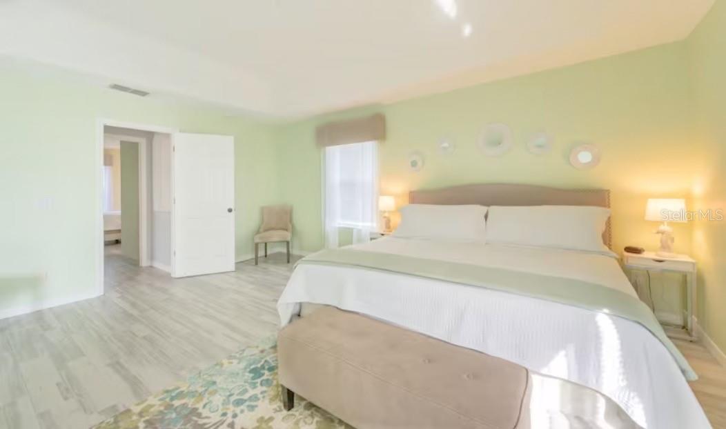 8573 LA ISLA DR