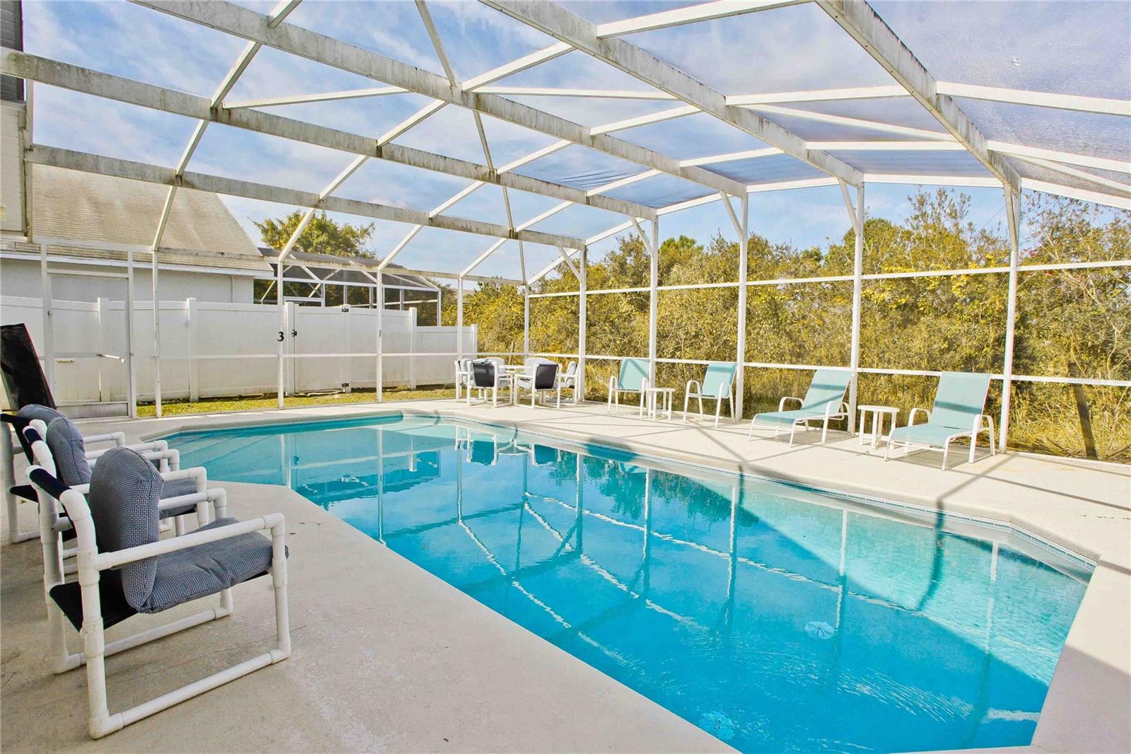 2524 HAMLET LN