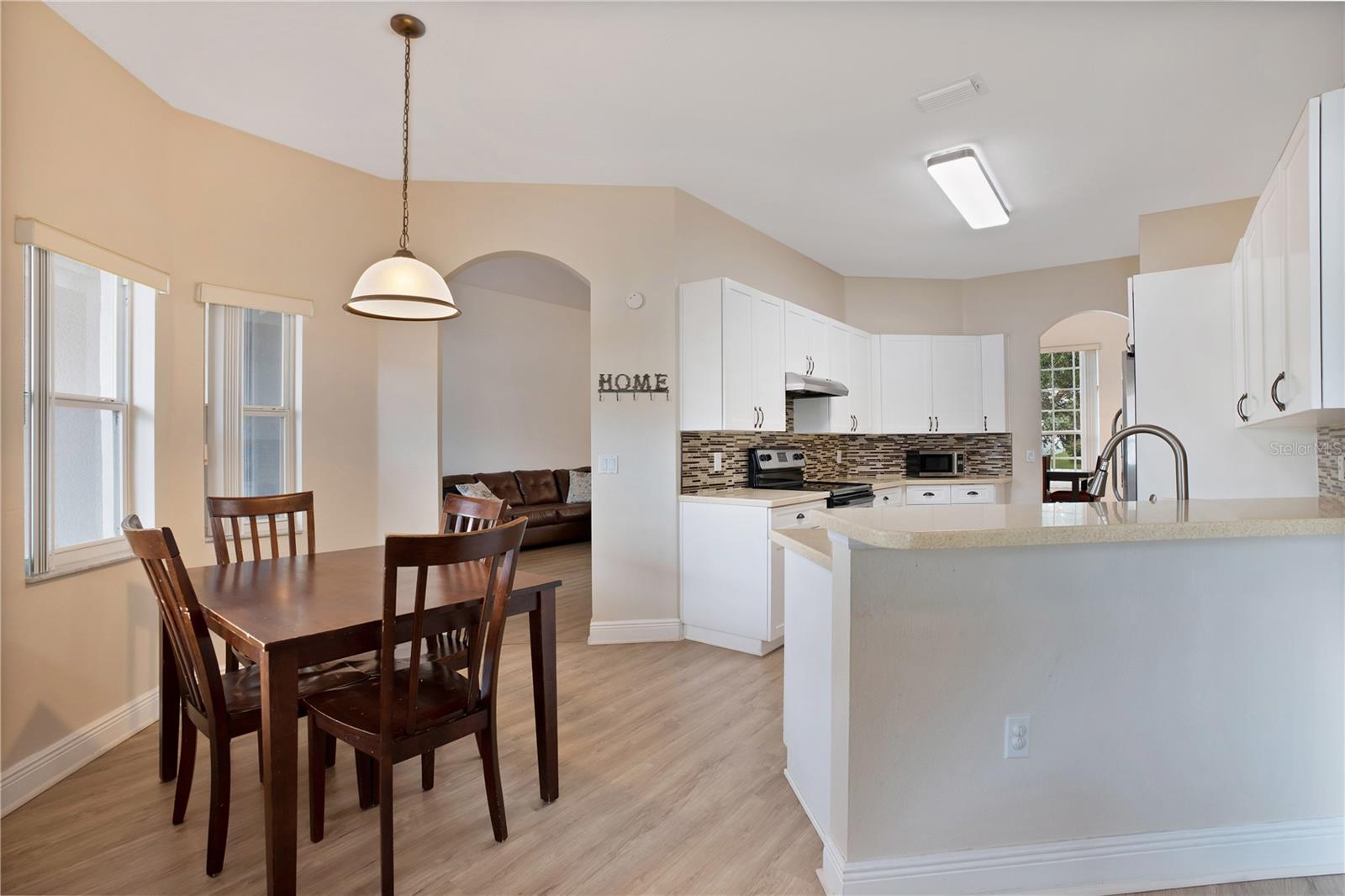 2457 HURON CIR