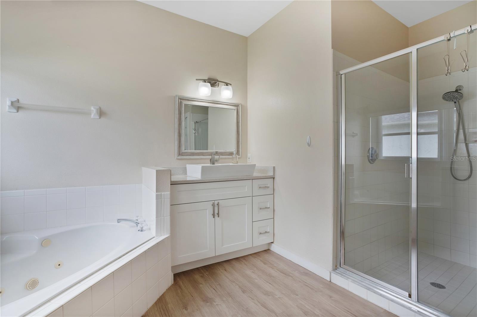 2457 HURON CIR