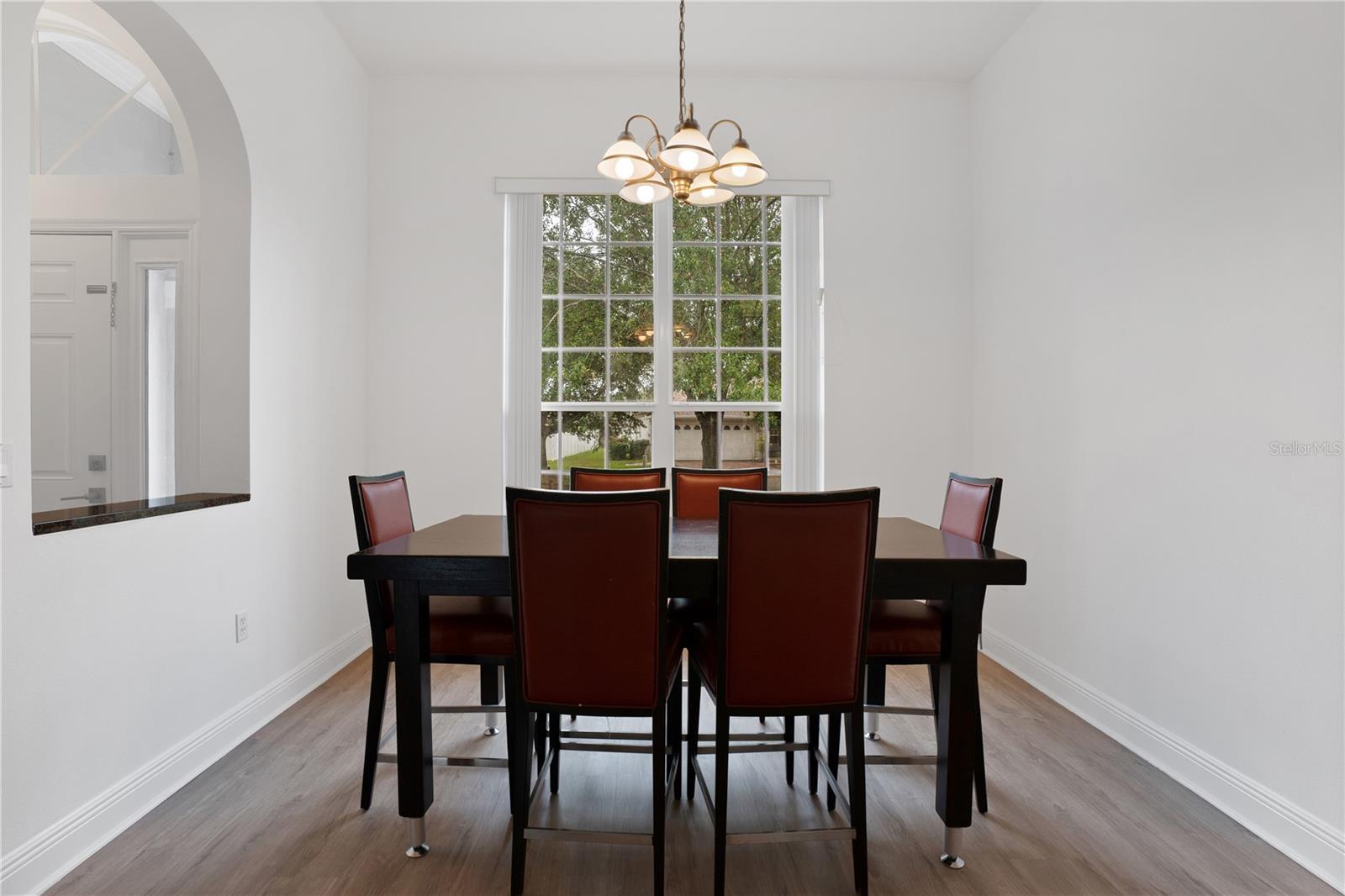 2457 HURON CIR