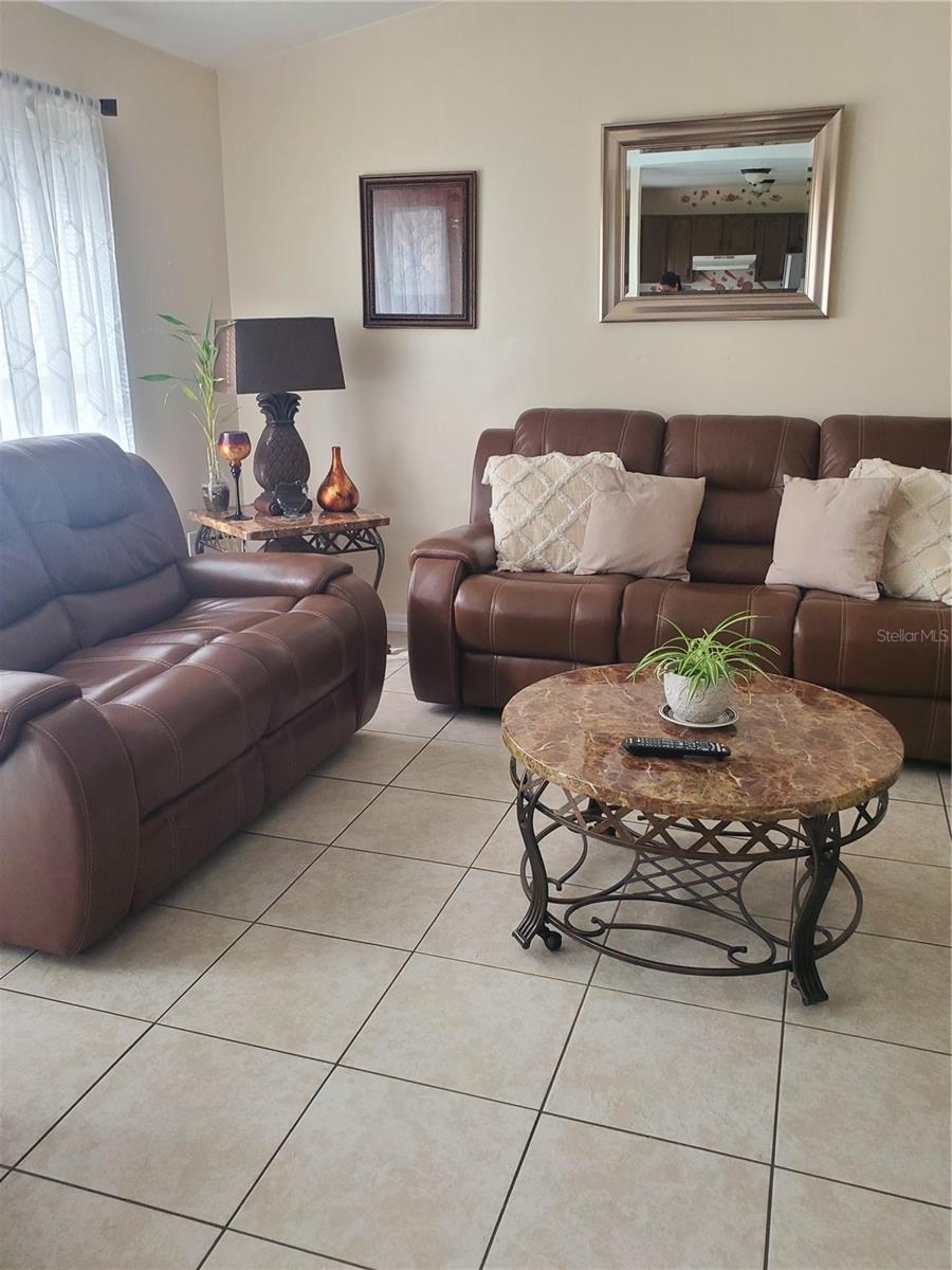 522 -524 IMPERIAL PL