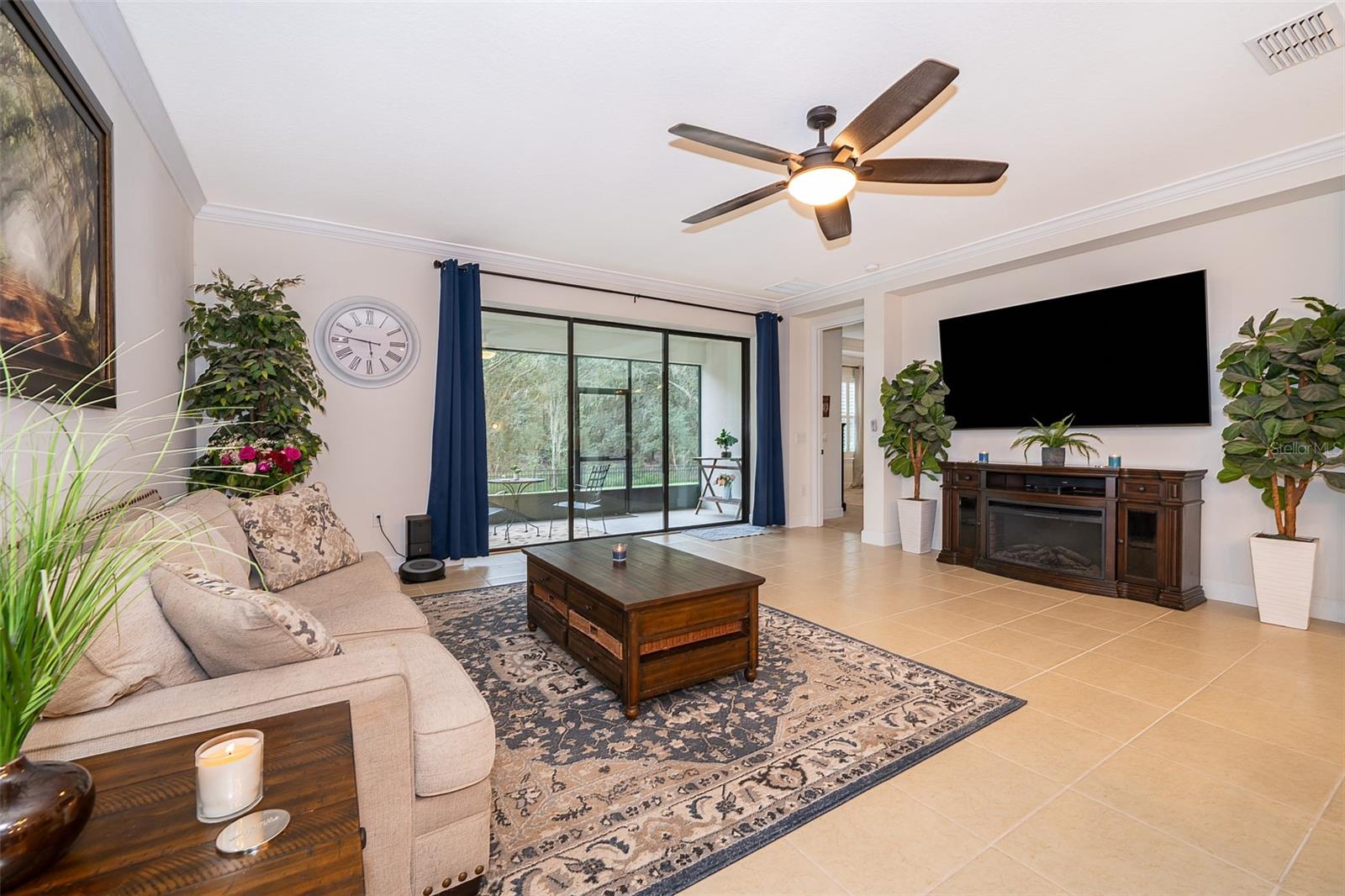 3885 CARRICK BEND DR