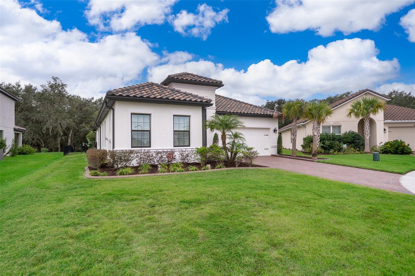 3885 CARRICK BEND DR