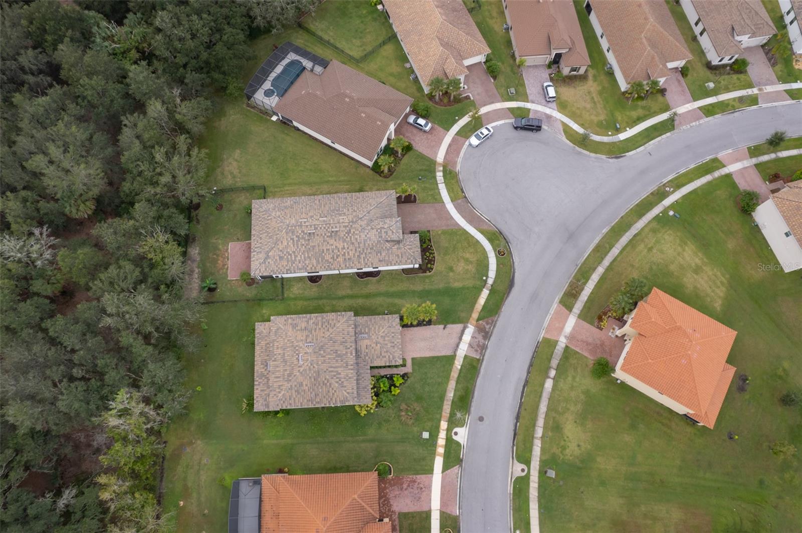 3885 CARRICK BEND DR