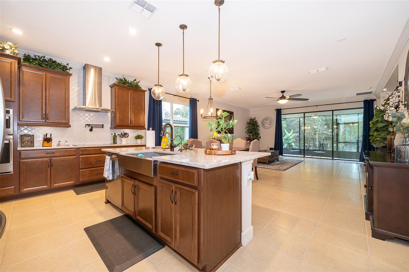 3885 CARRICK BEND DR