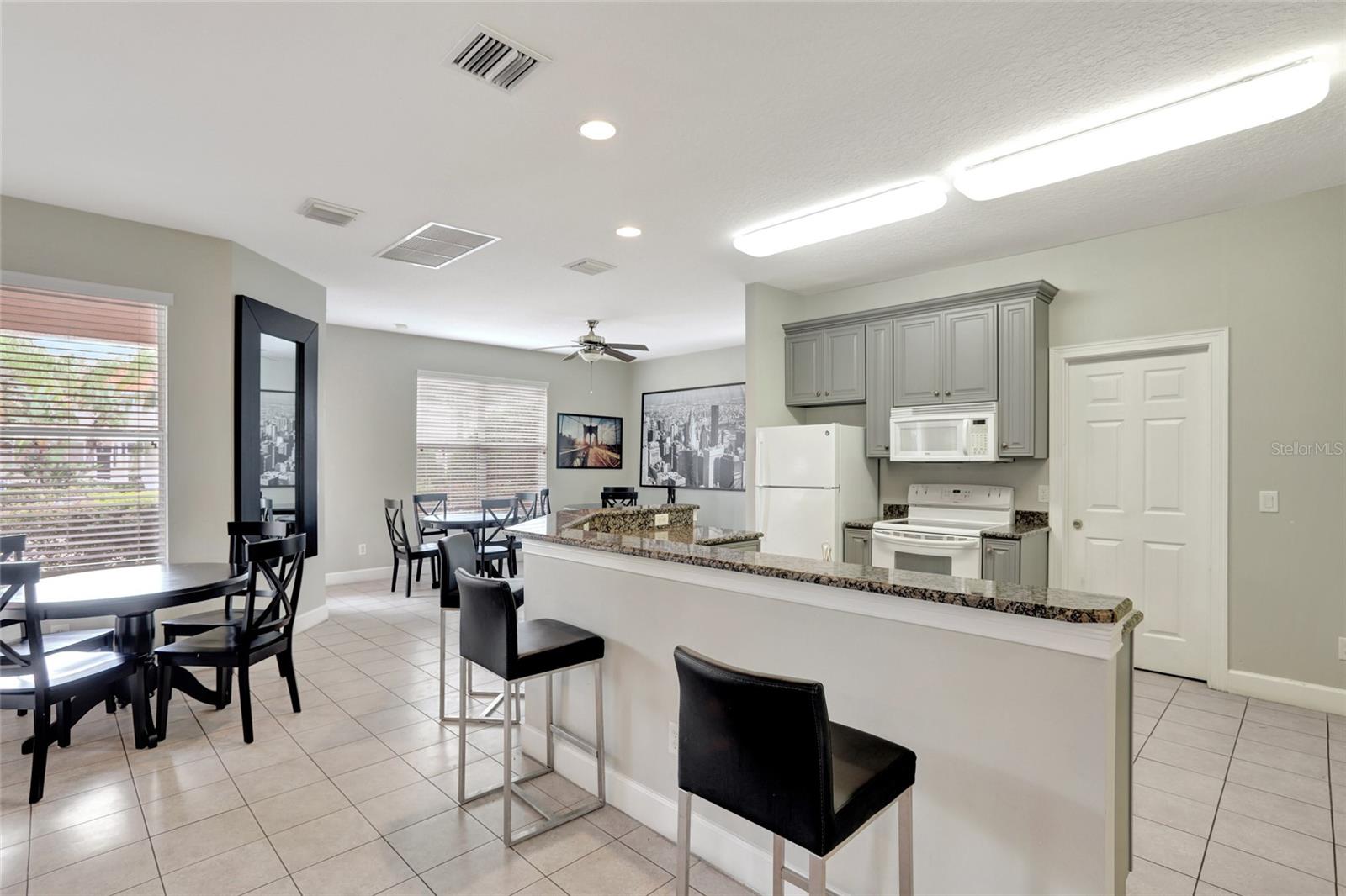 1302 S BEACH CIR