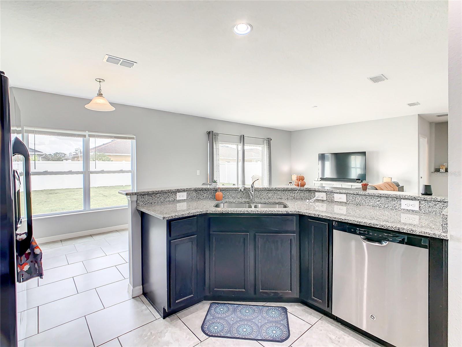 4819 ROCKVALE DR