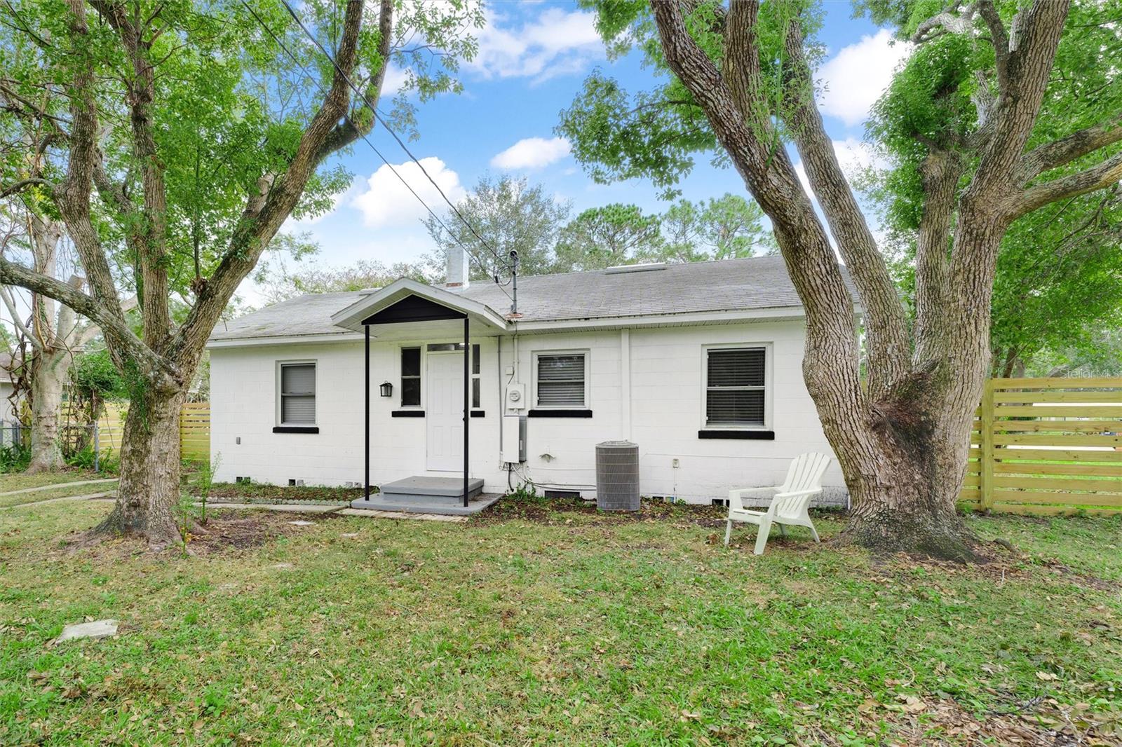 605 OLEANDER LN