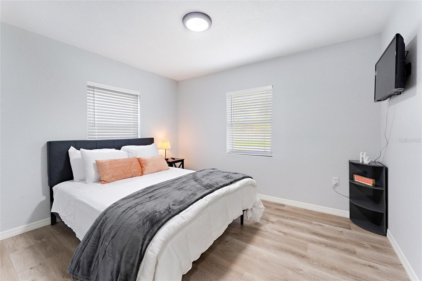 605 OLEANDER LN