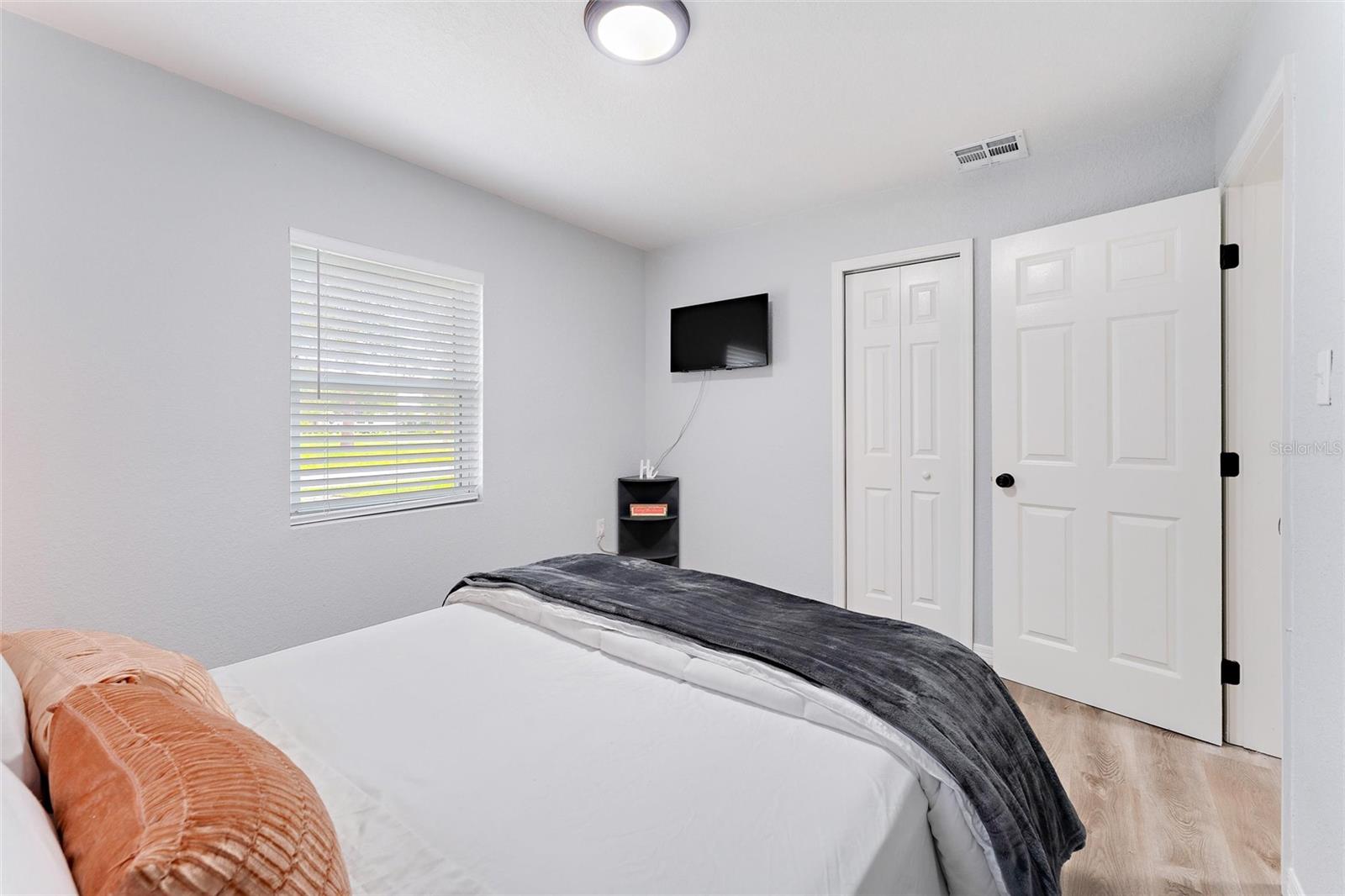 605 OLEANDER LN