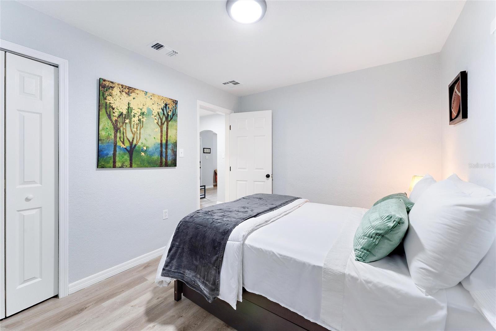605 OLEANDER LN