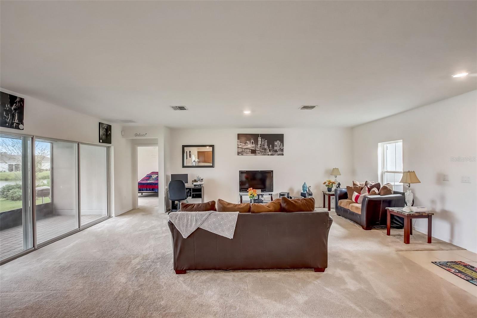 307 BLUE LAKE CIR