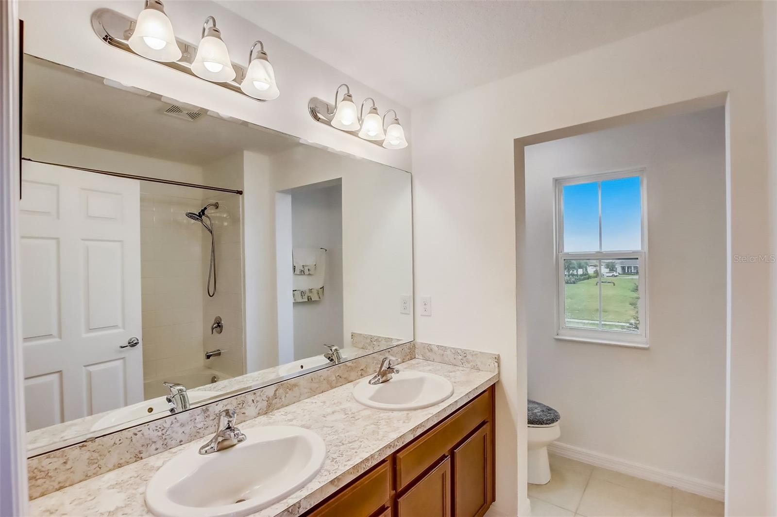 307 BLUE LAKE CIR