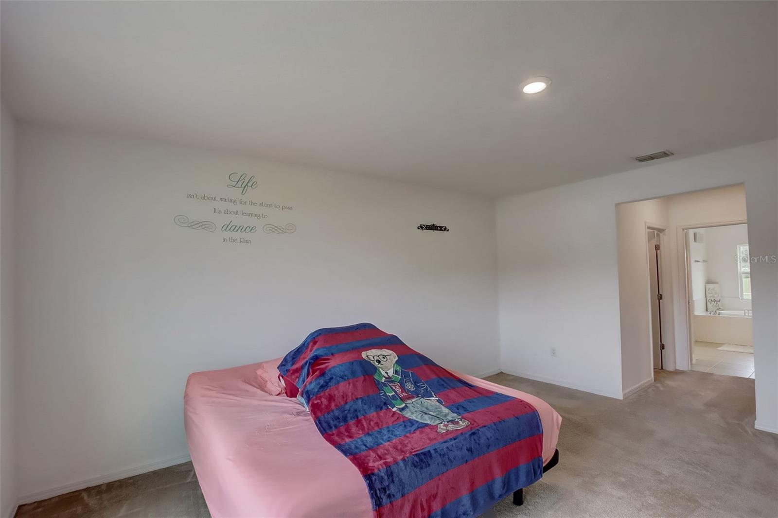 307 BLUE LAKE CIR
