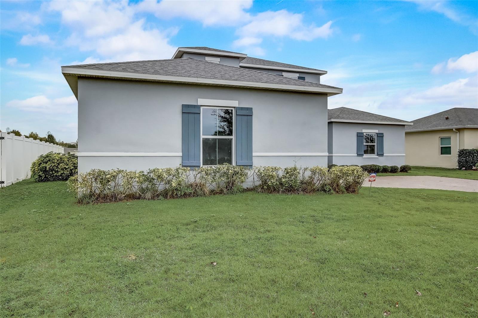 307 BLUE LAKE CIR