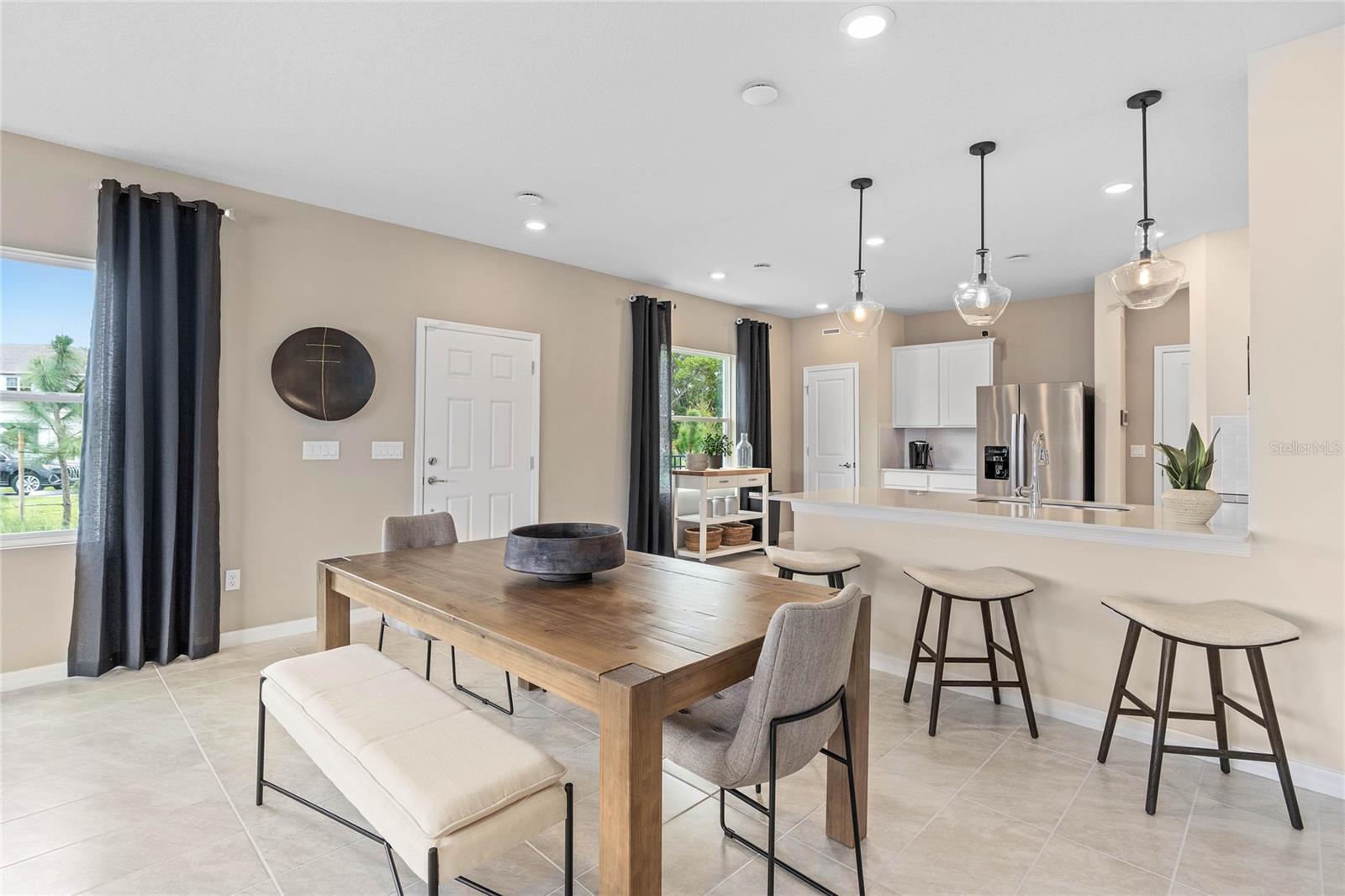 4678 GREEN PALM LN