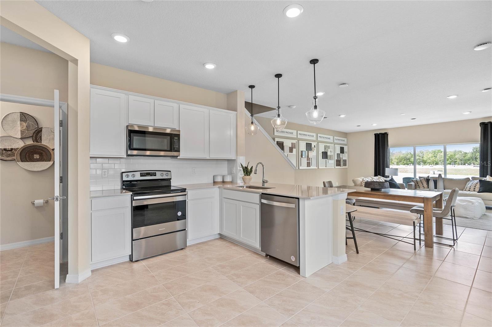 4678 GREEN PALM LN