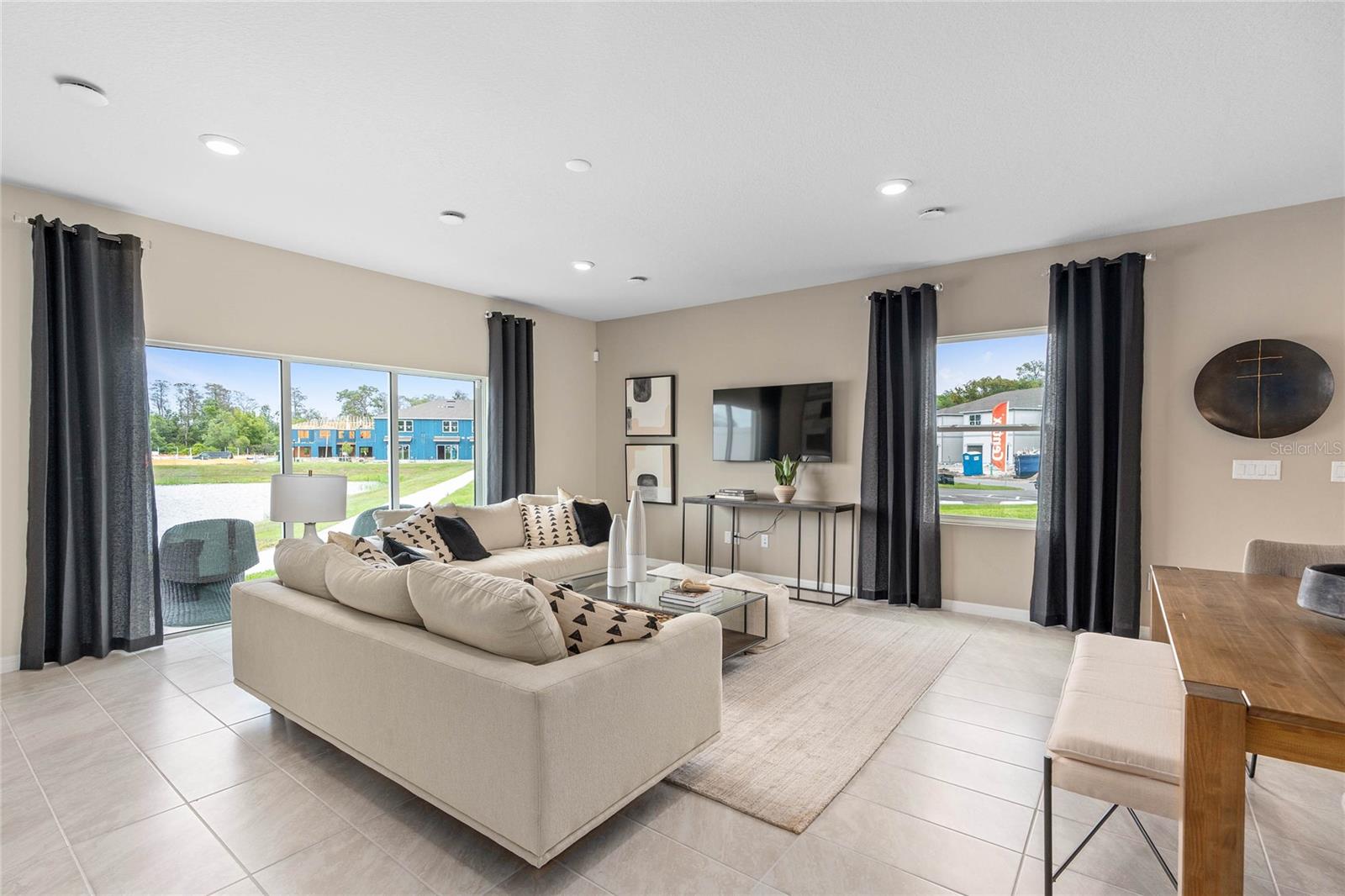 4678 GREEN PALM LN