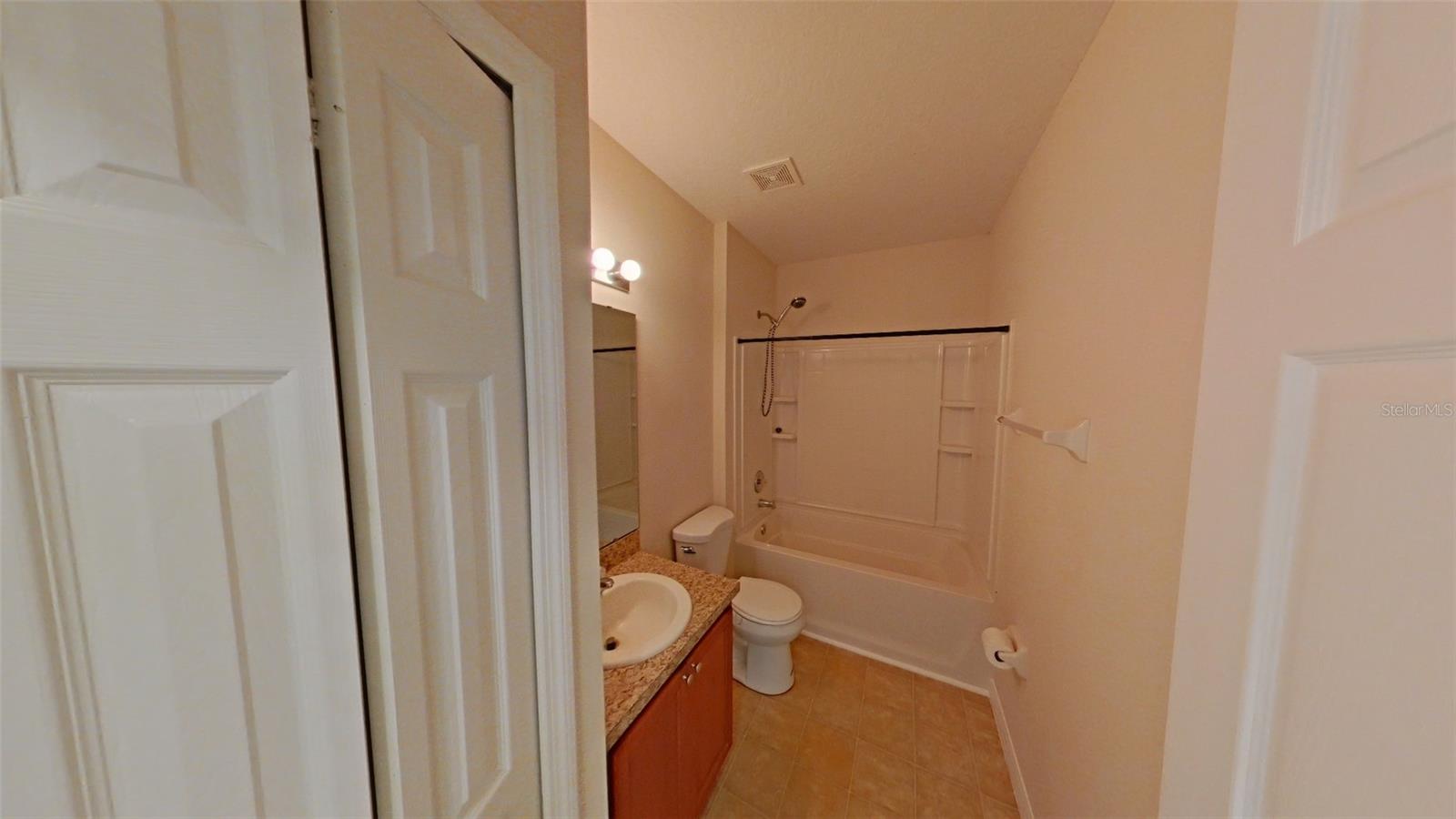 1002 CUMBERLAND DR