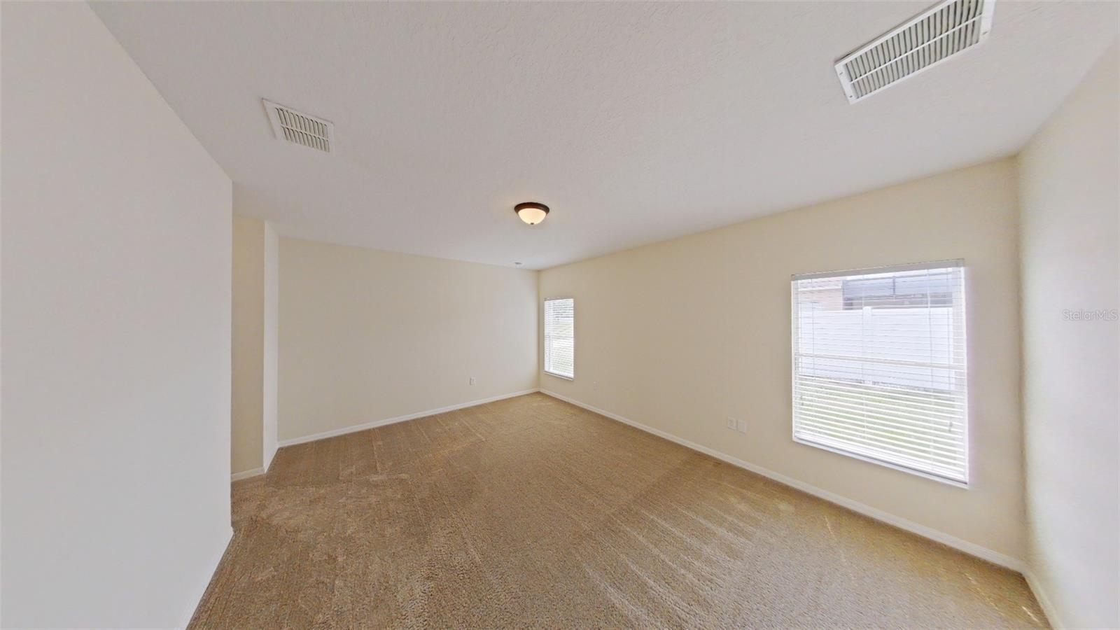 1002 CUMBERLAND DR