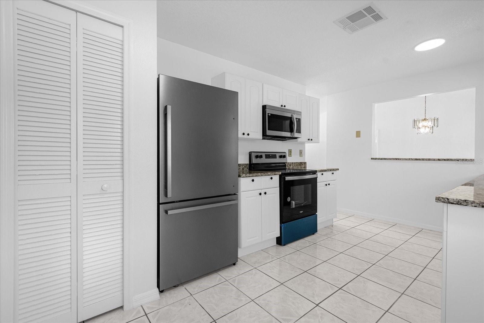 612 N DELMONTE CT