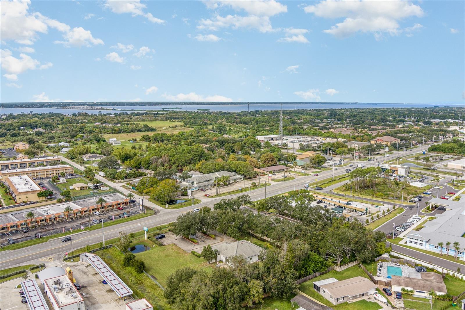 2180 N COURTENAY PKWY