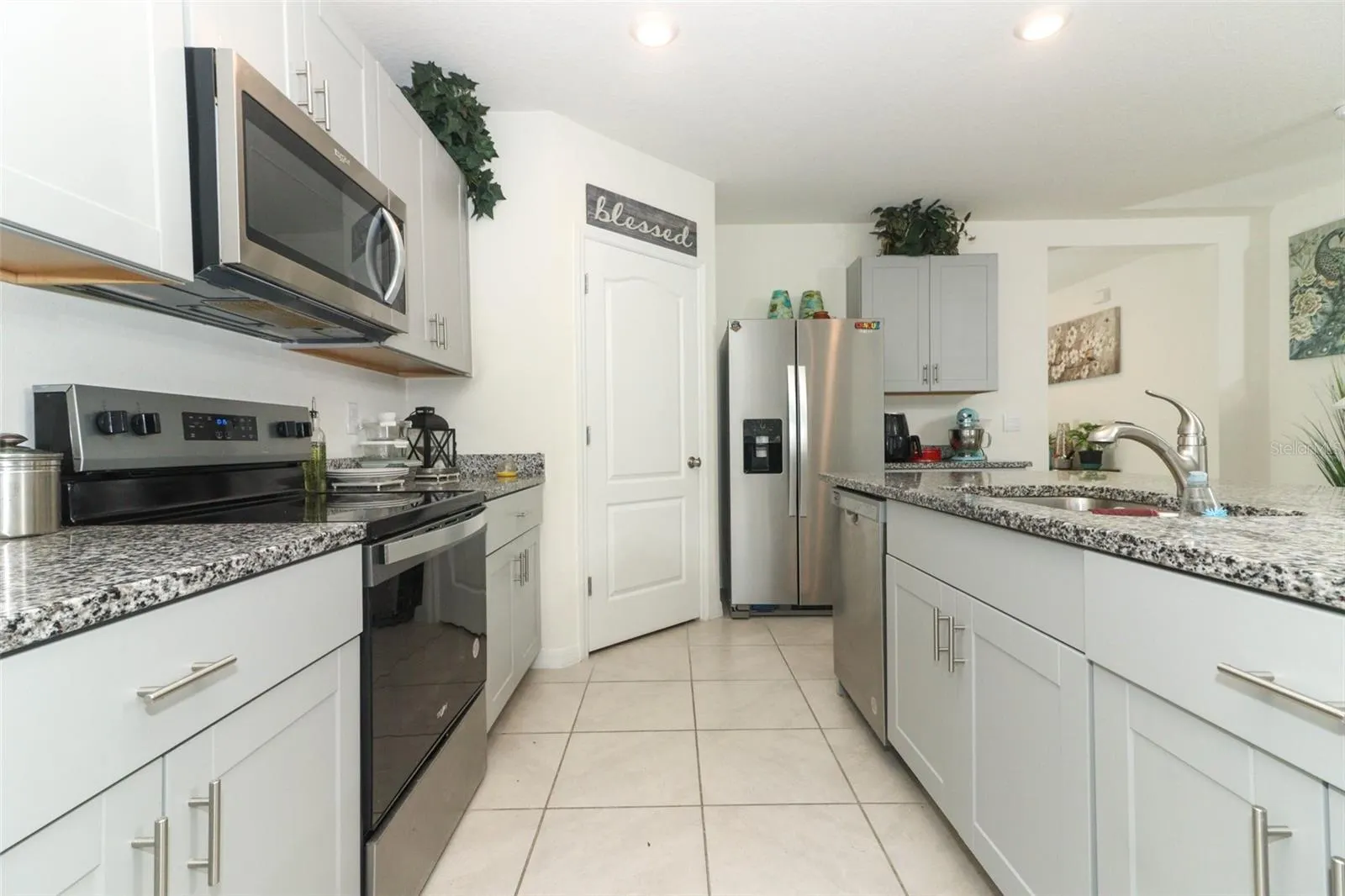 328 CONWAY AVE