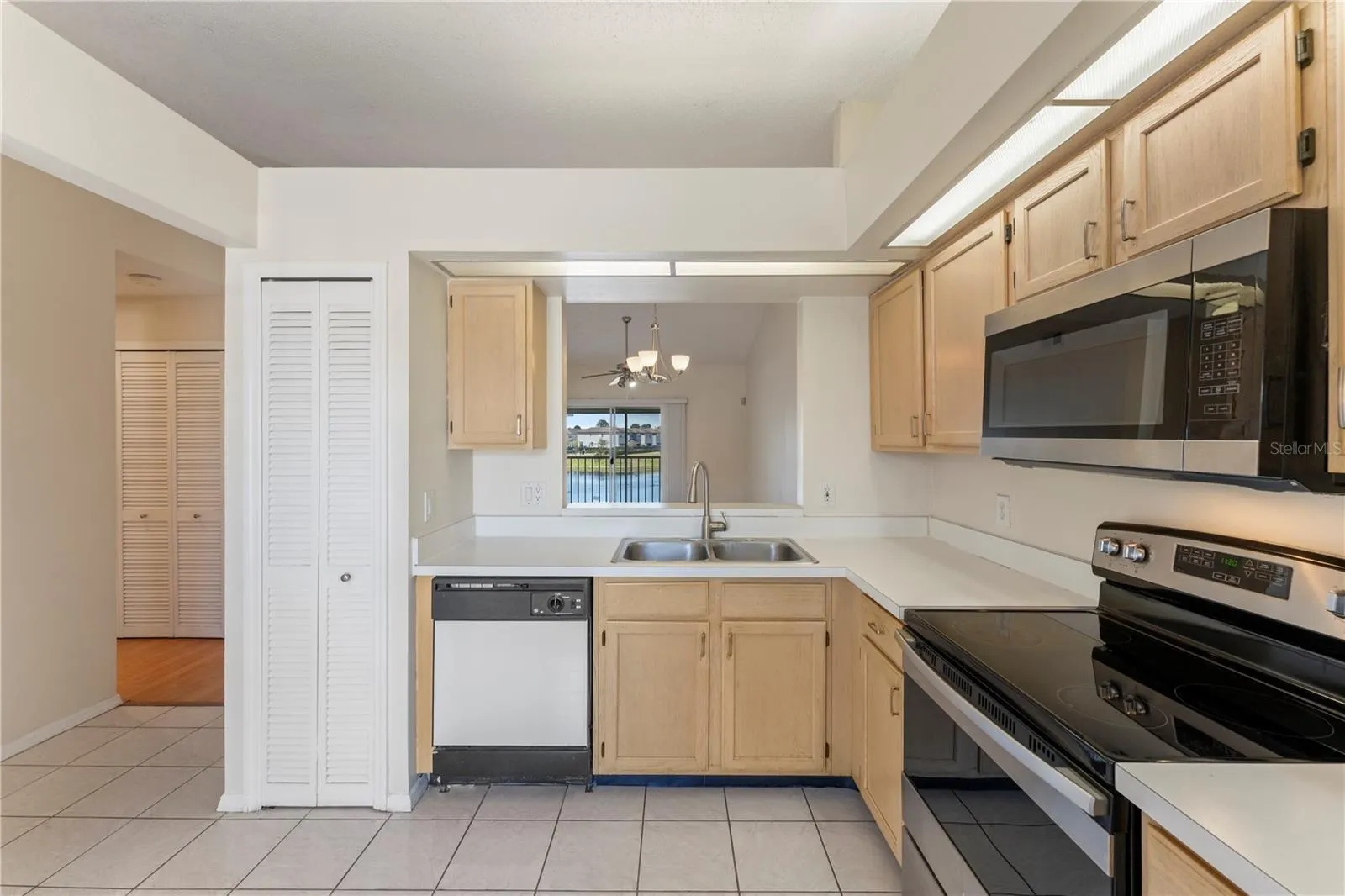 13852 TIMBERBROOKE DR #203, #203