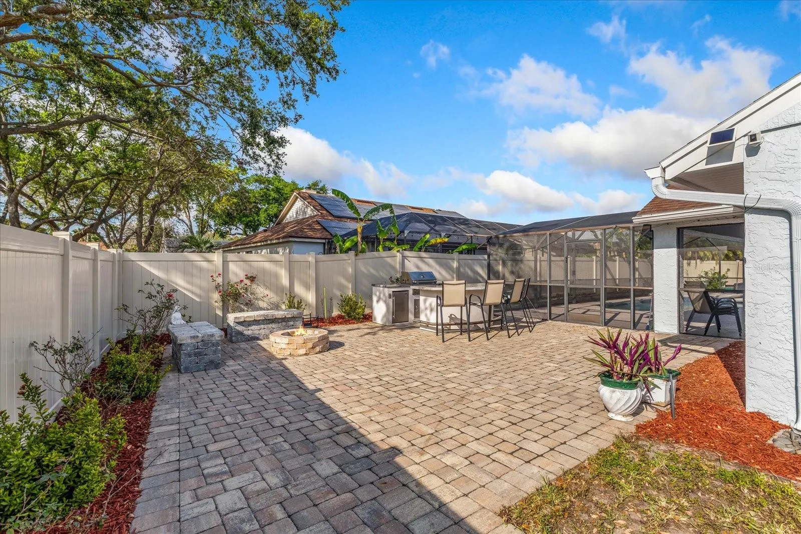 2821 LONE FEATHER DR