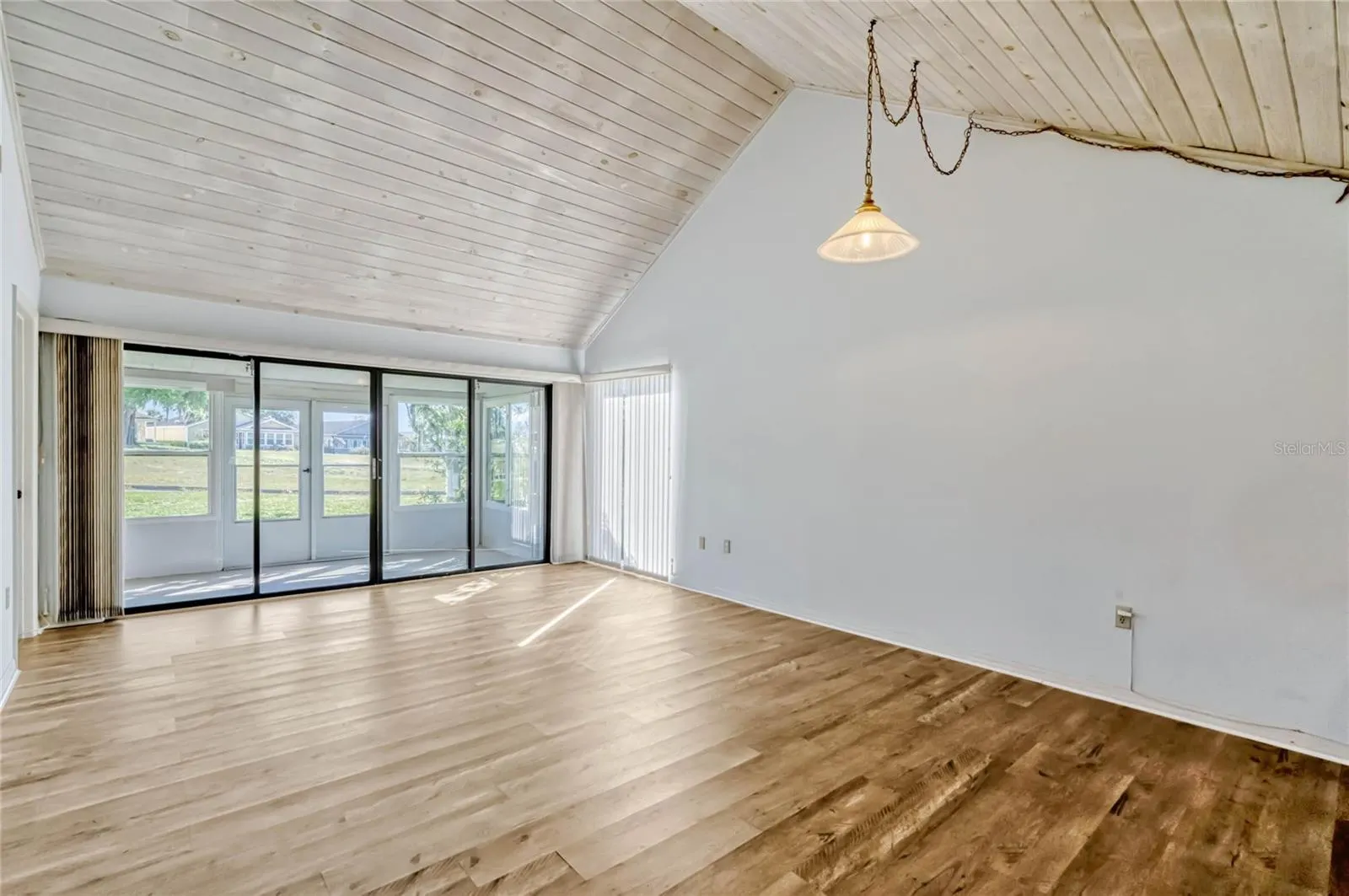 1236 VILLA LN #143, #143