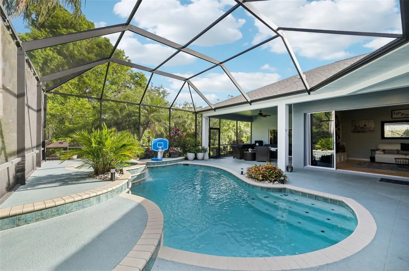 13136 PEREGRIN CIR