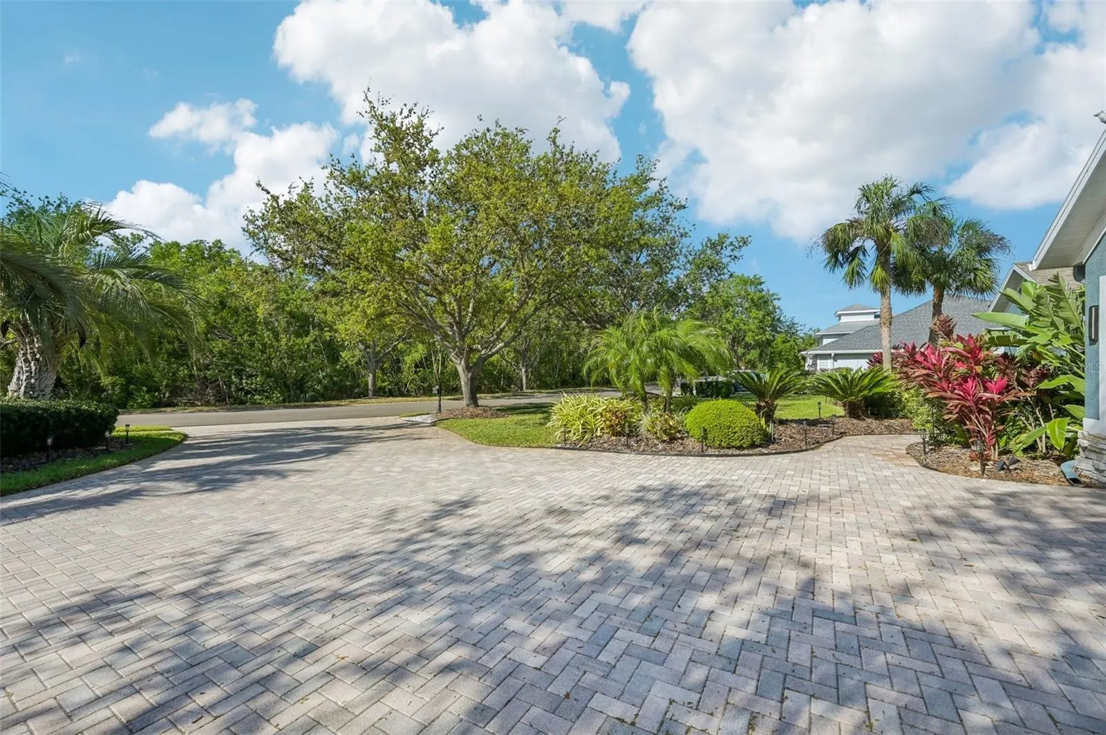 13136 PEREGRIN CIR
