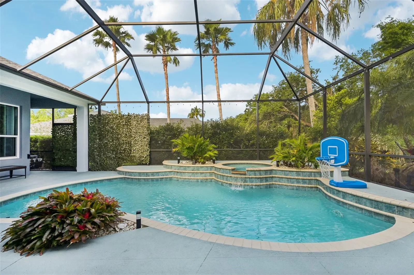 13136 PEREGRIN CIR